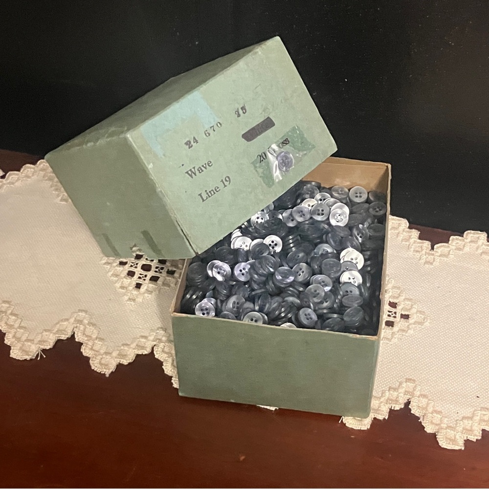 1.47lb Vintage 20 Gross Box of Small Blue Plastic Buttons Old Stock NOS